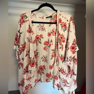 Women’s kimono floral print, short sleeve, size medium from TJ Maxx// Angie